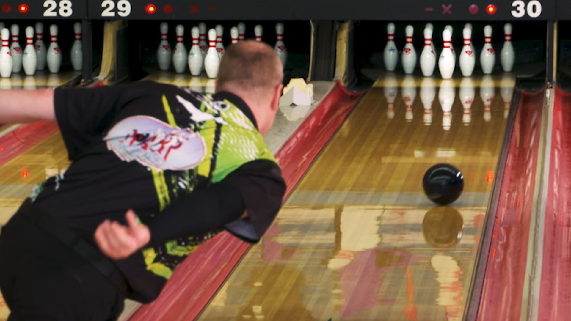 Two-Handed Bowling: Timing Tips