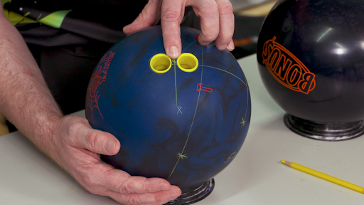 Two-Handed Bowling: Timing Tips