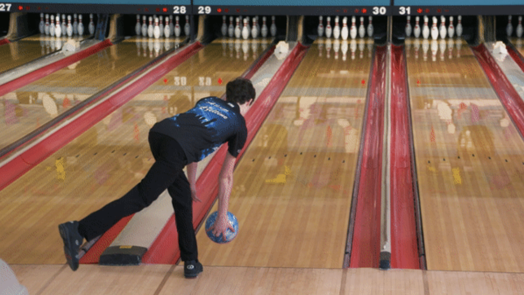 Two-Handed Bowling: Timing Tips