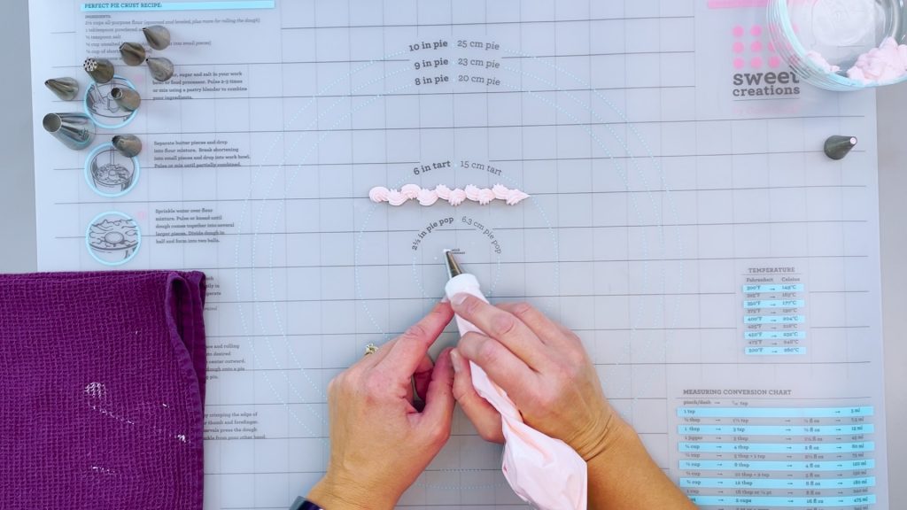 How to Cut Your Piping Bag to Create Leaves and Roses