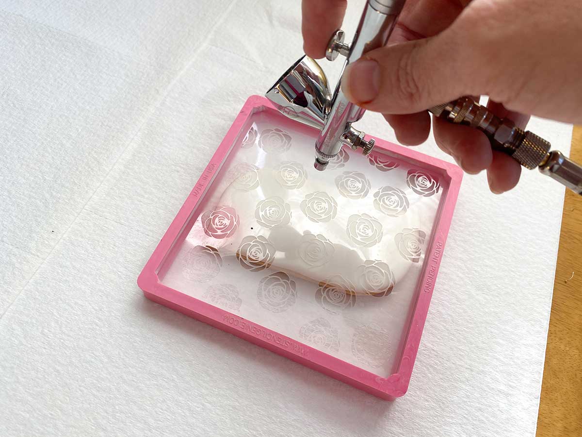 Everything You Need to Know About Airbrushing a Cookie | Creative Cake  Design