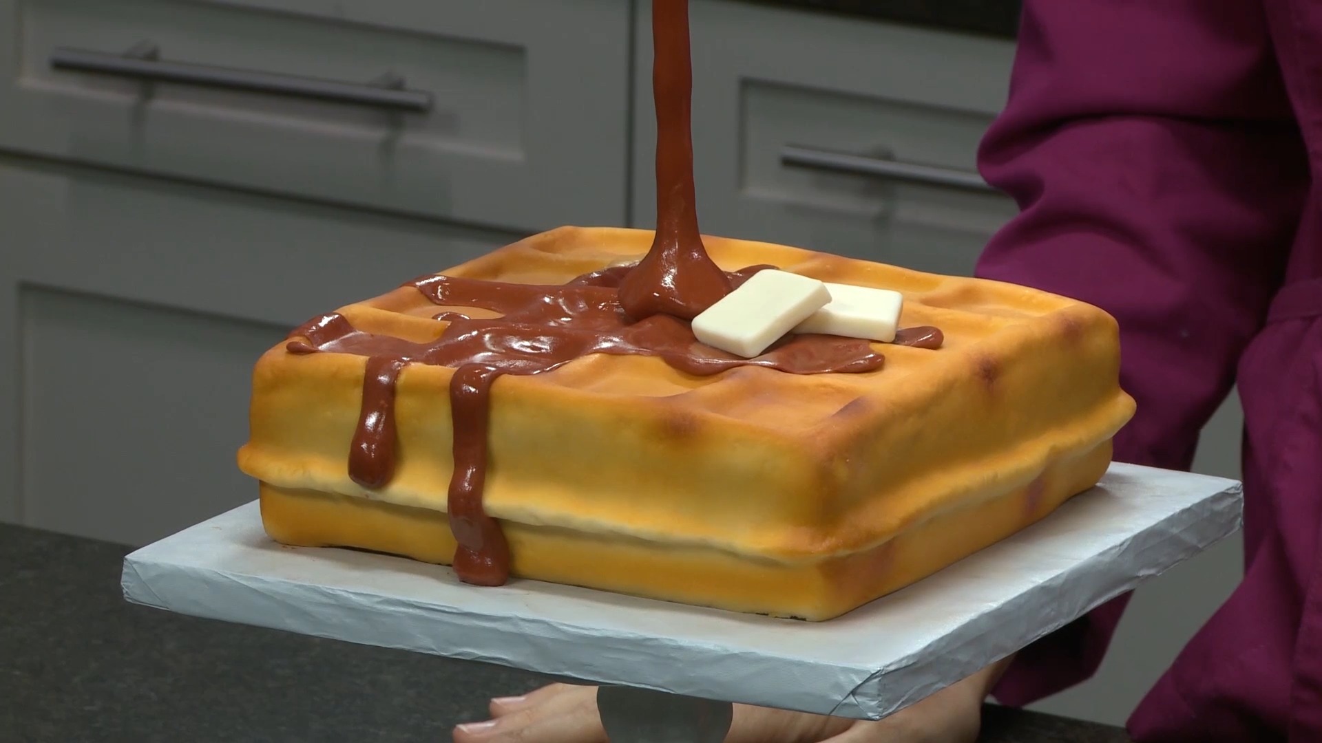 Meet Lauren Kitchens & Make a Waffle Cake