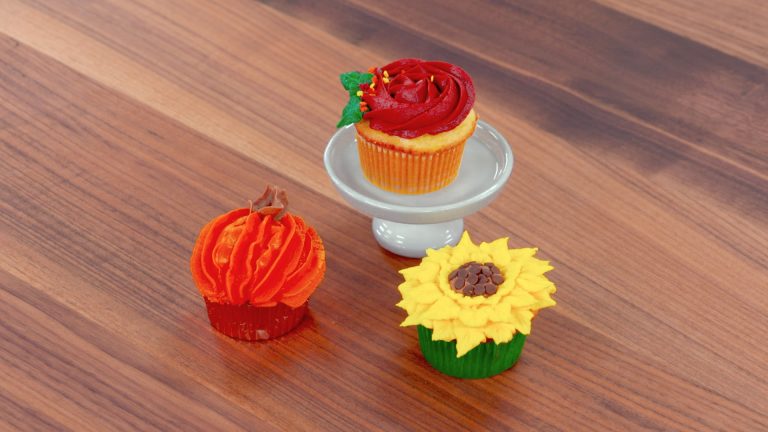 Decorating Autumn Themed Cupcakesproduct featured image thumbnail.