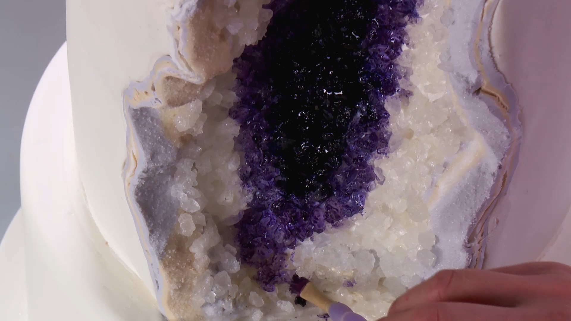 Geode Cake: Crystals & Coloring
