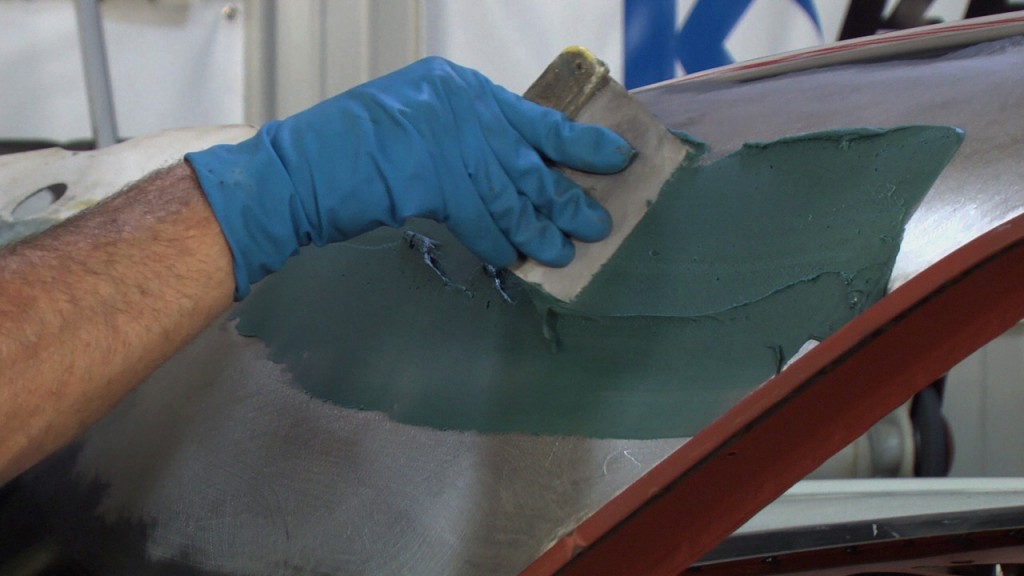 The Right Tools to Remove Windshield Trim CCRC