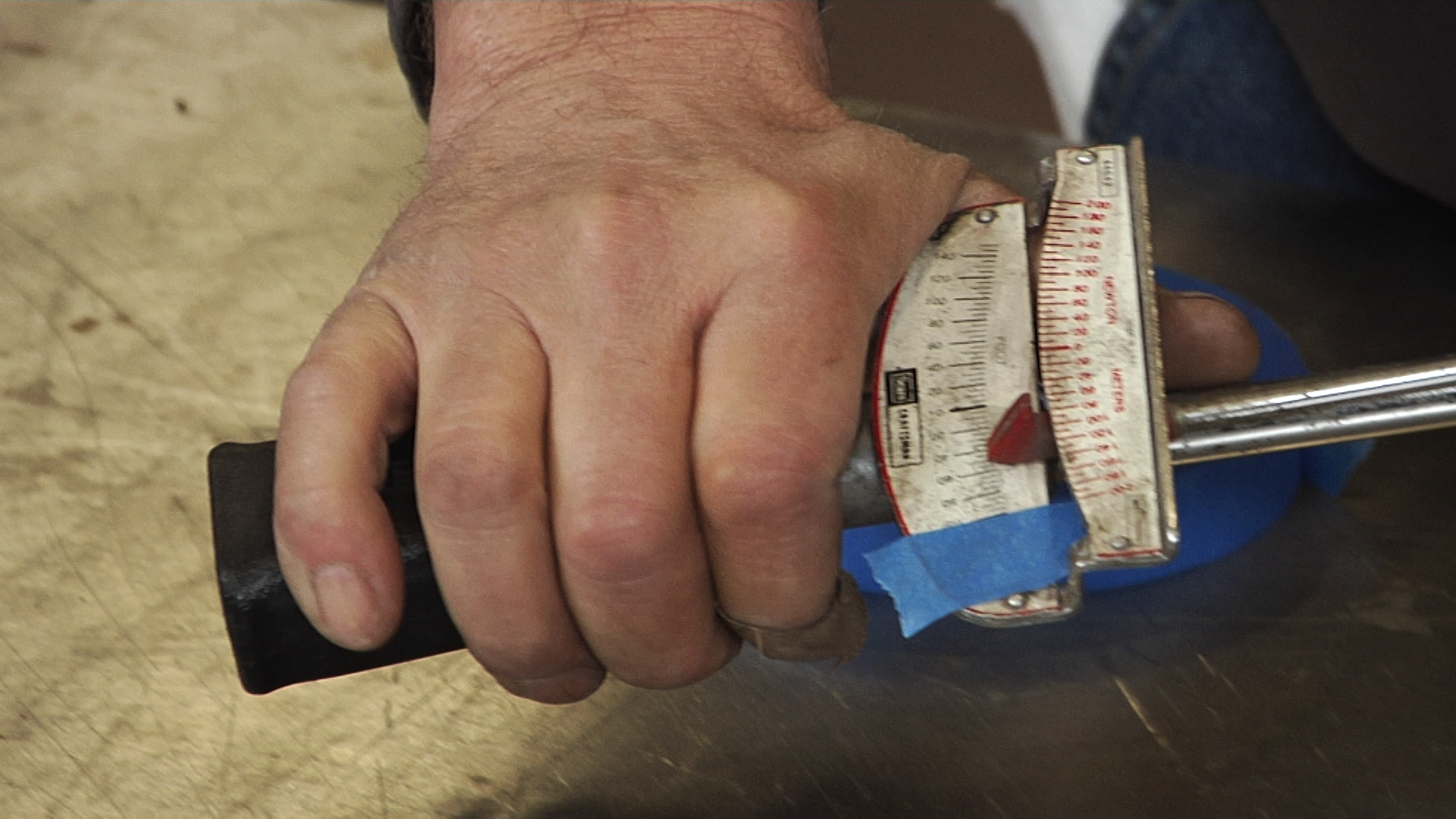 How to Read the Numbers on a Beam Torque Wrenchproduct featured image thumbnail.