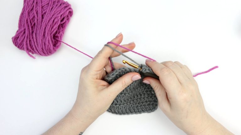 Joining a New Ball of Yarn to a Projectproduct featured image thumbnail.