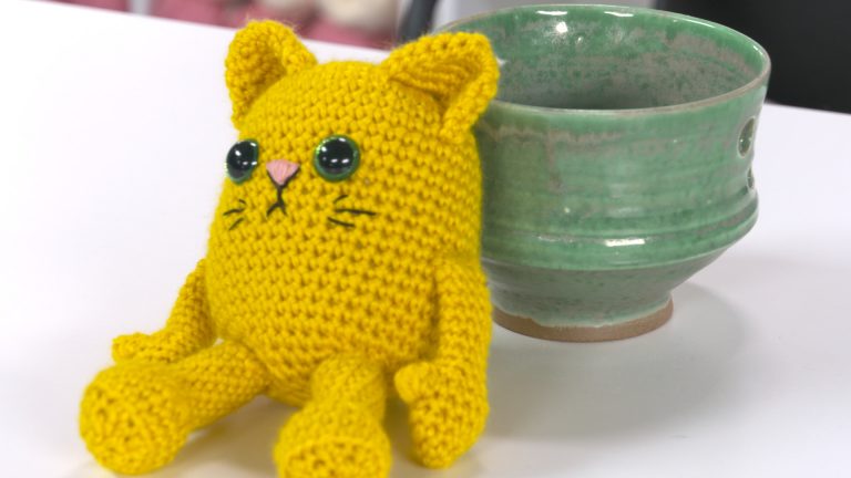 Amigurumi Basics: Make Your Own Kitty Catproduct featured image thumbnail.