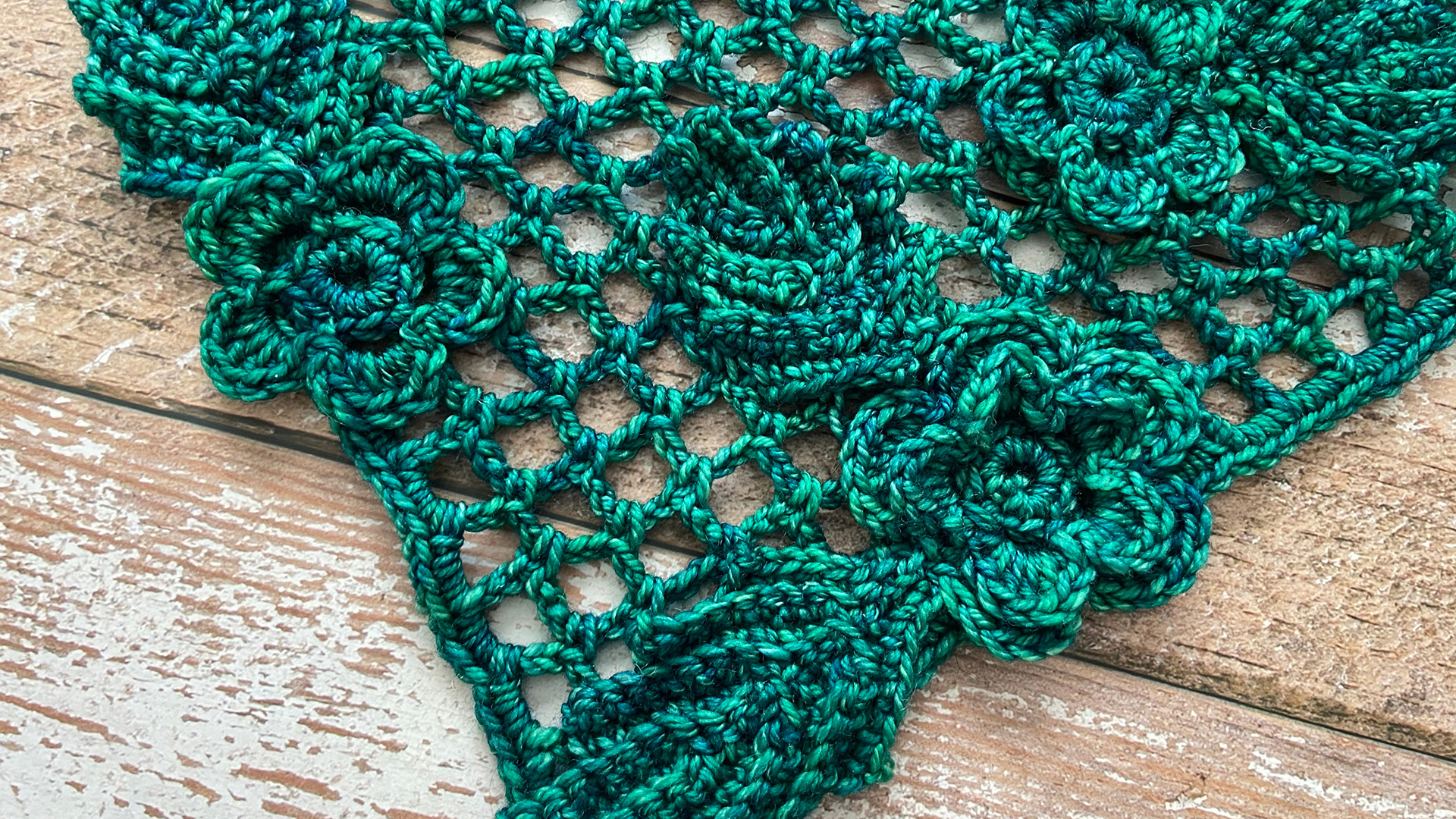 Free Crochet Pattern - Irish-ish Lace Cowl