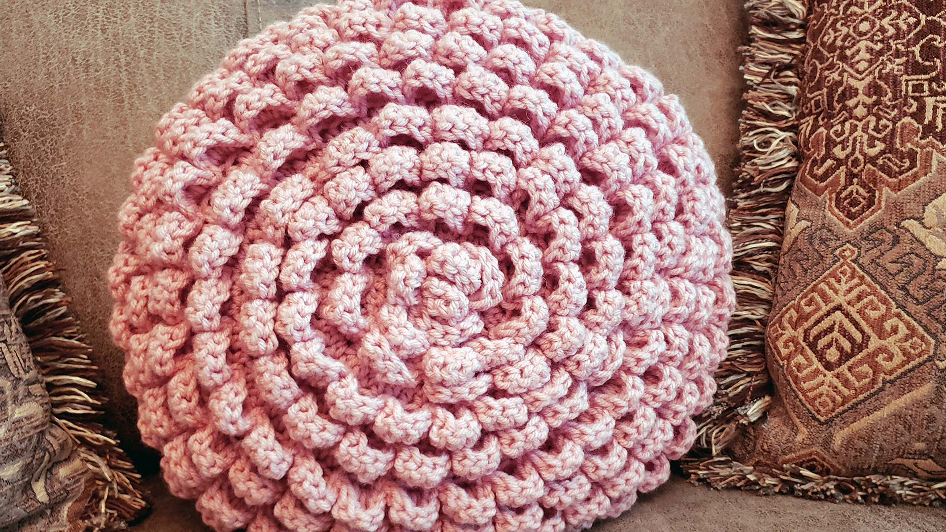 Free Crochet Pattern - Flower Pillow