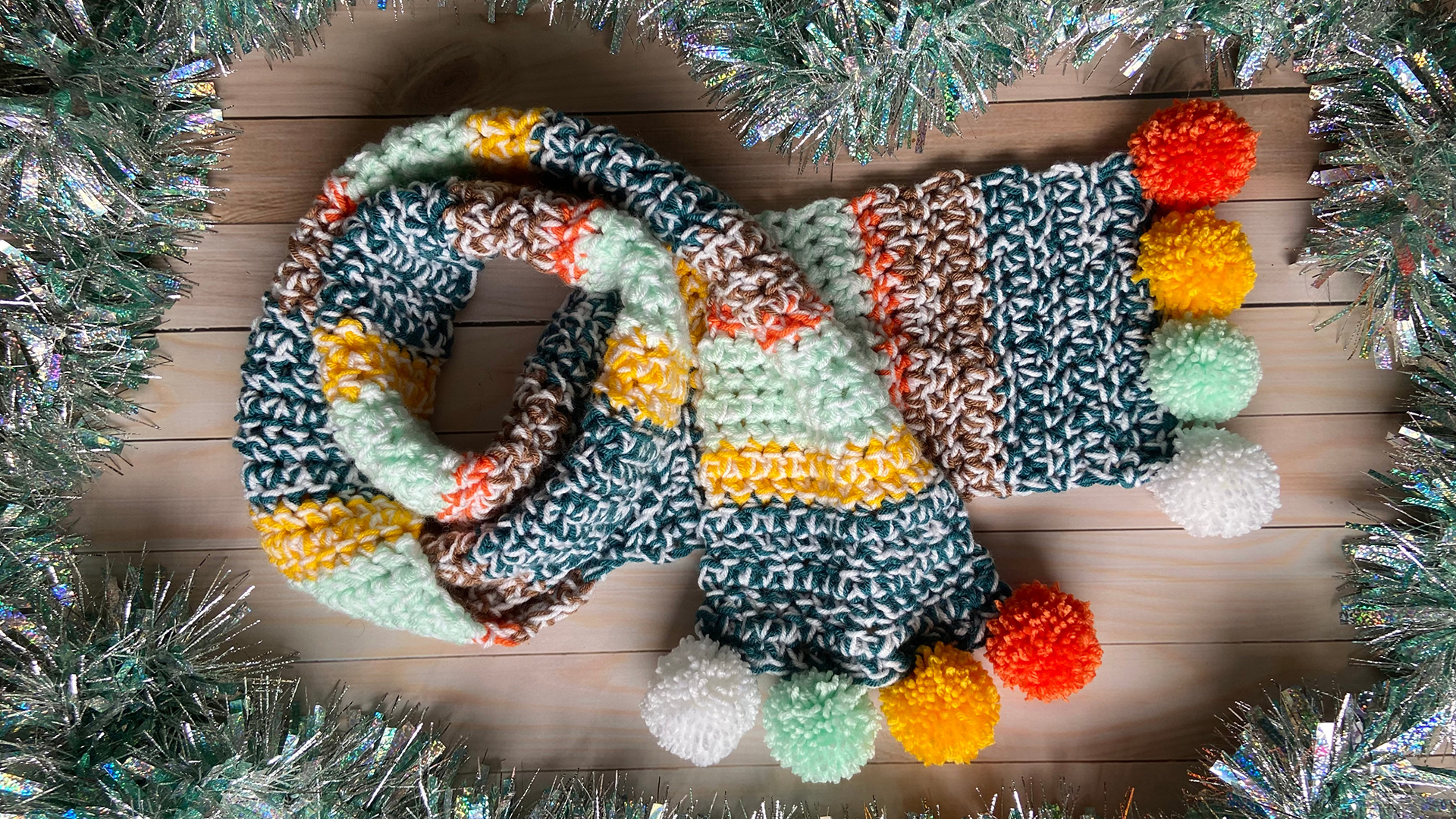 Free Crochet Pattern - Merry and Bright Scarf