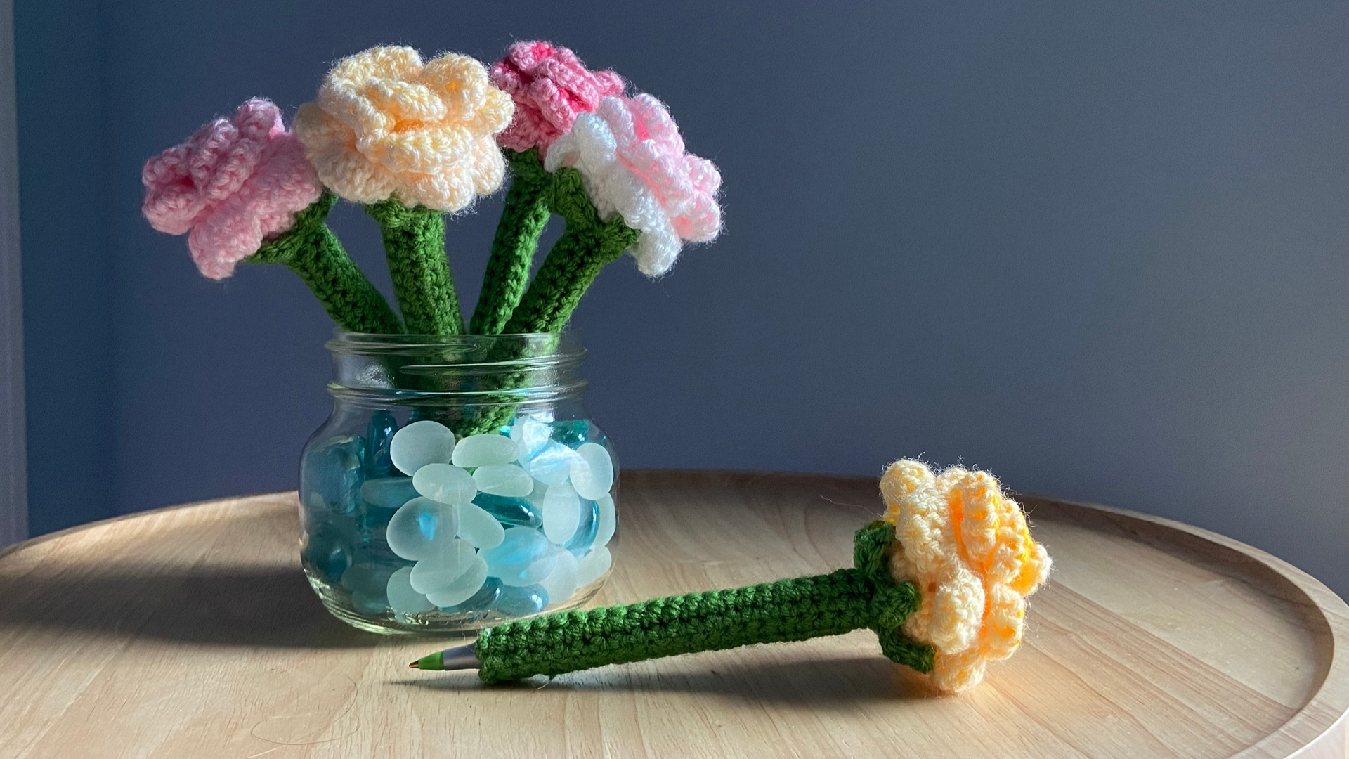 Free Crochet Pattern - Crochet Flower Pens