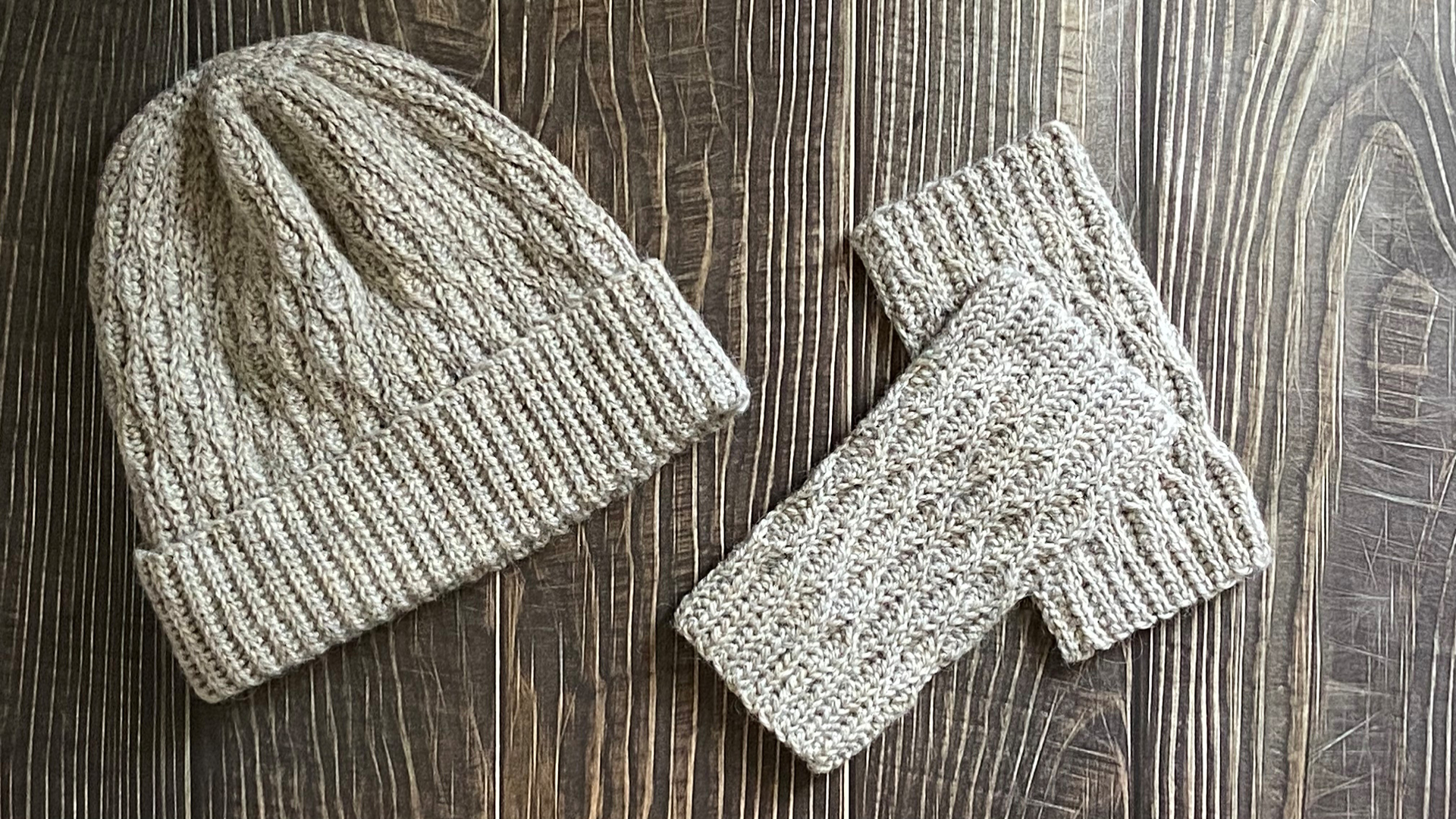 Free Crochet Pattern - Woodland Mitts and Beanie 