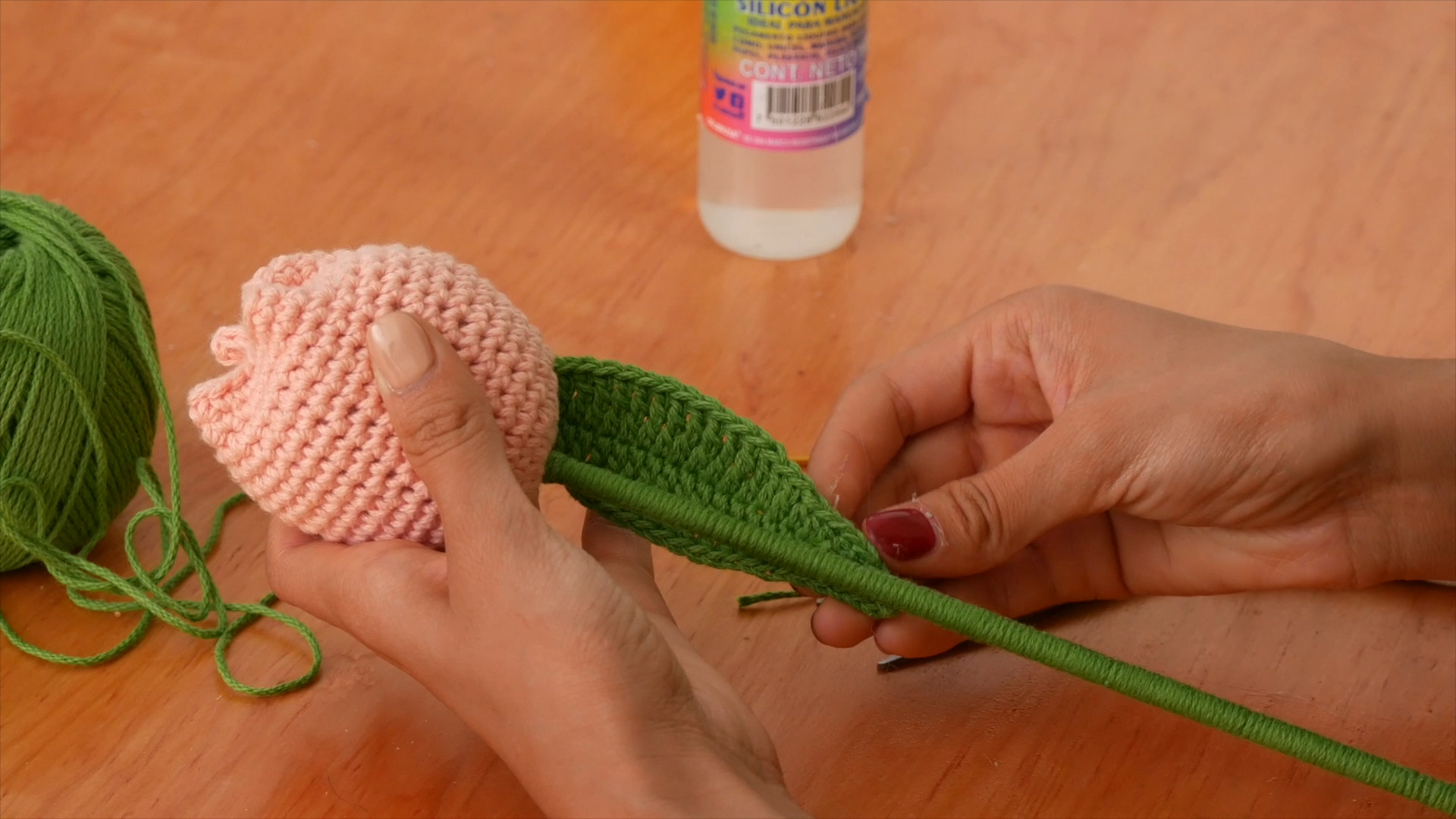 Session 10: Crocheting tulip leaf