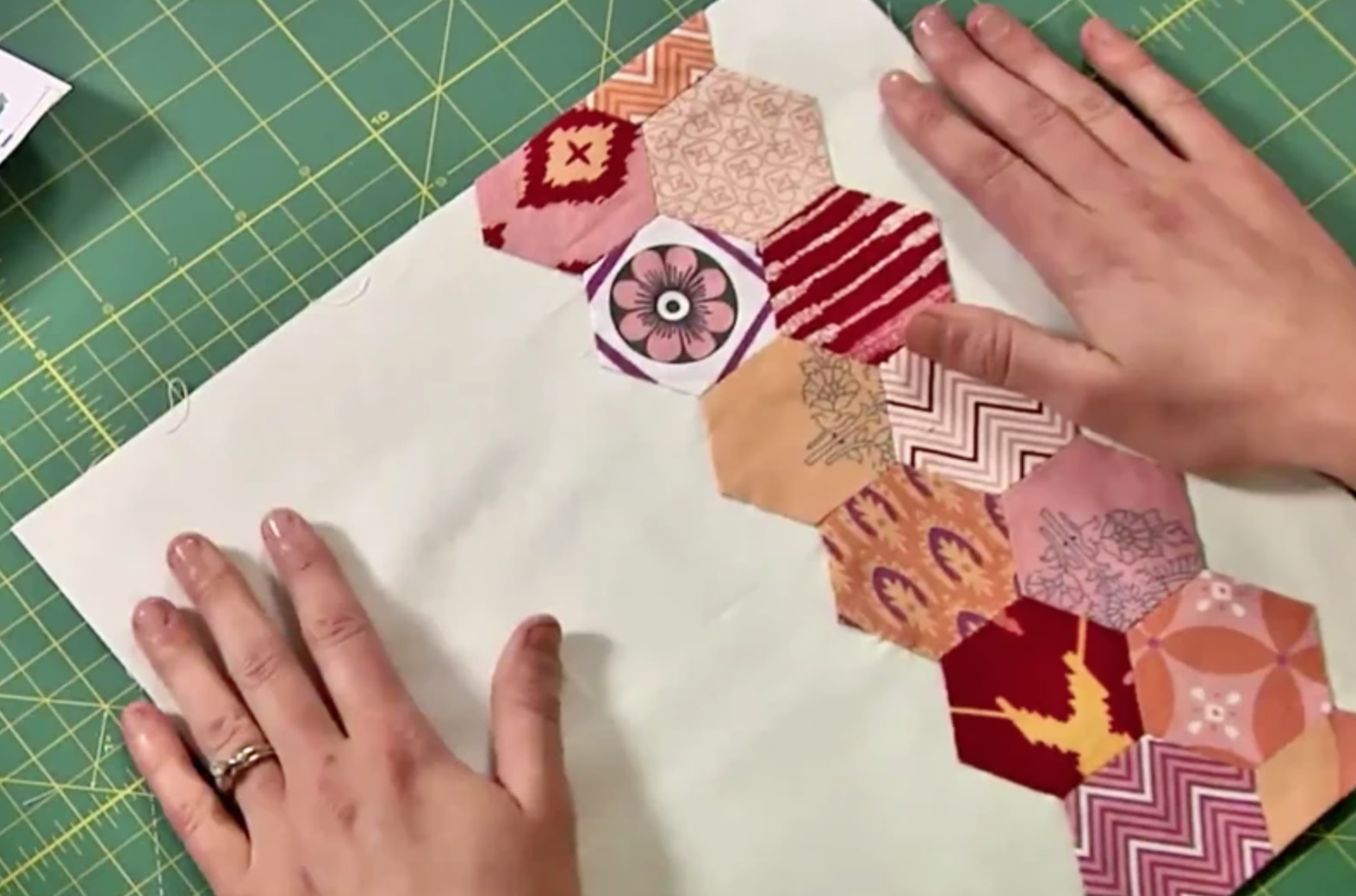 Beginner English Paper Piecing Hexagon Tutorial