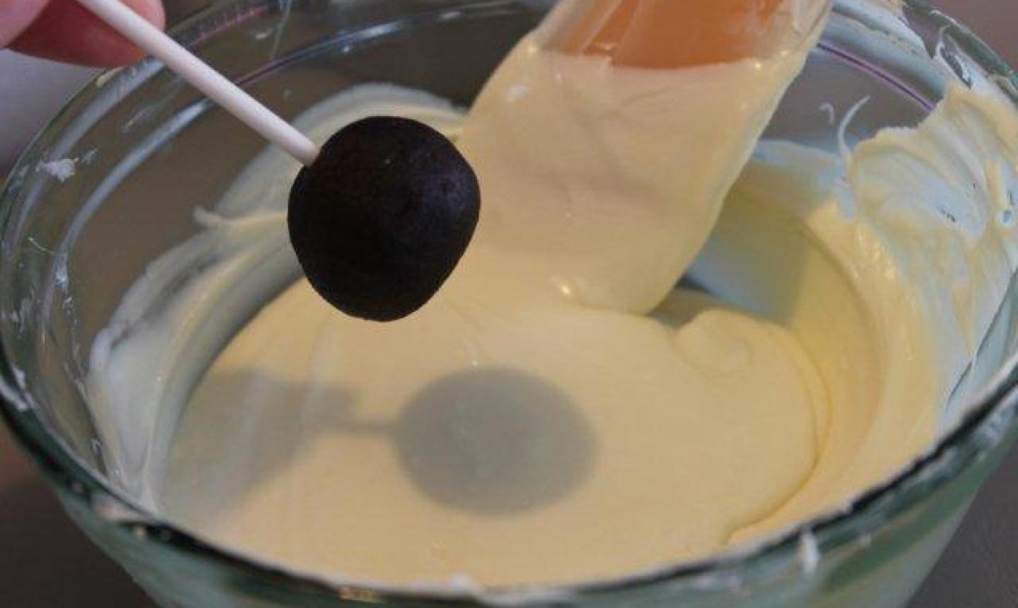 dipping cake pop