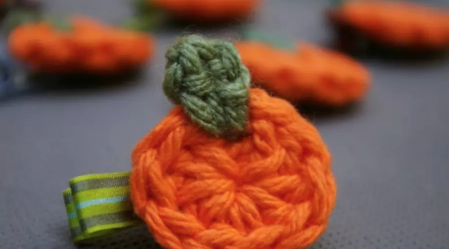 small pumpkin crochet barrettes