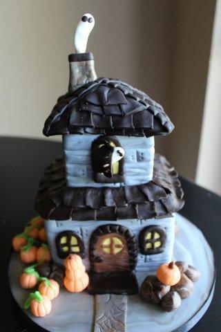 Haunted house cake