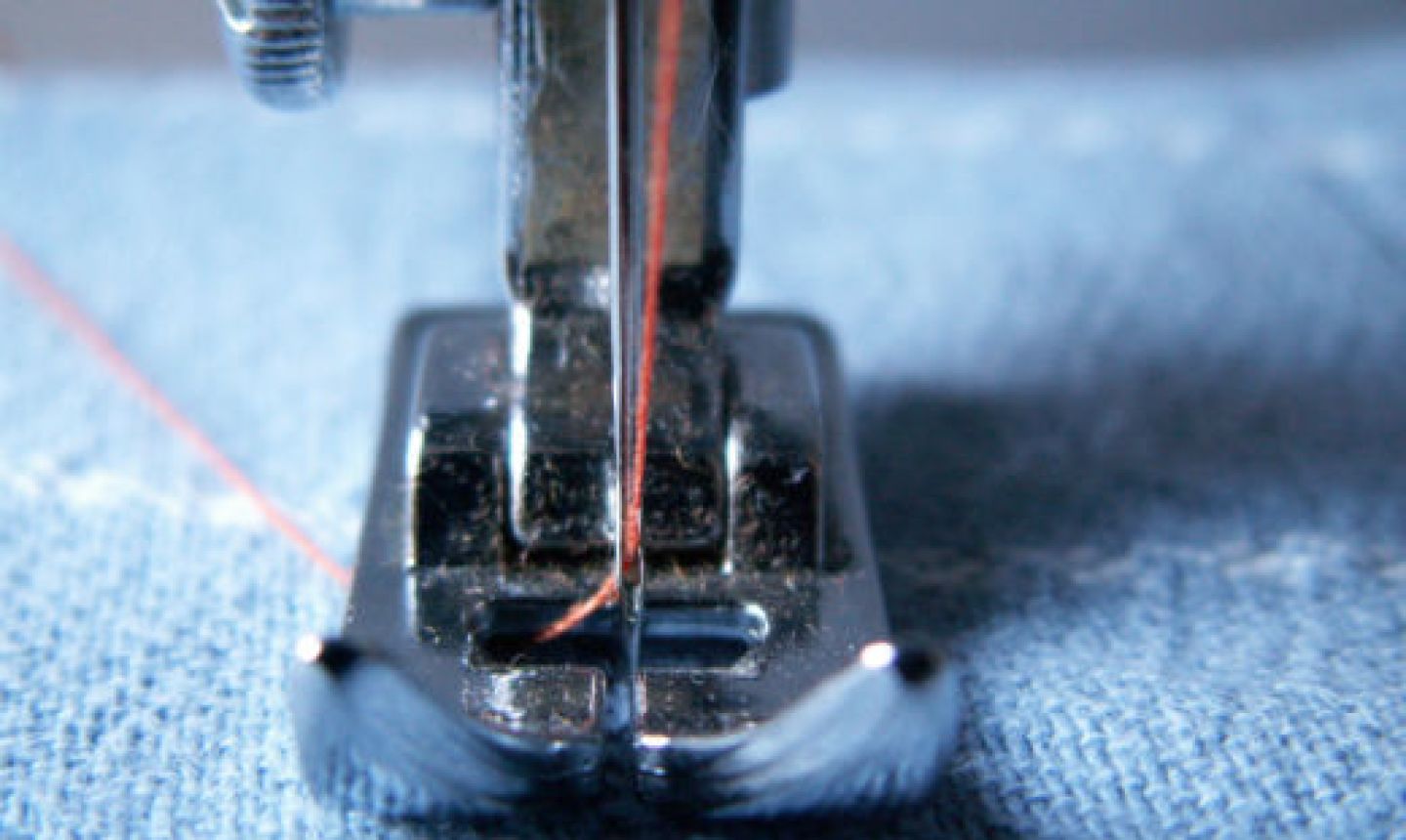 Types of sewing machine needles for stitching leather according to