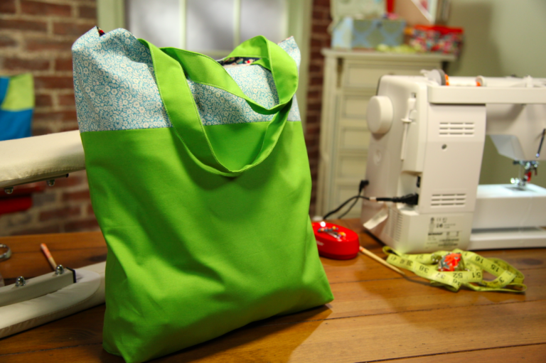Here’s How to Jazz Up Your DIY Tote Bag With a Pretty Liningproduct featured image thumbnail.