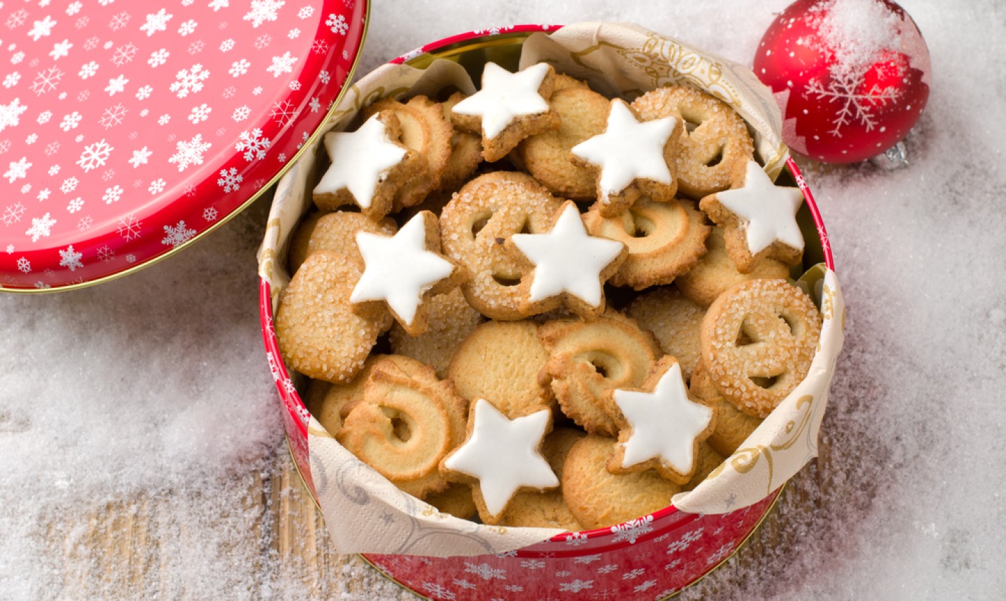 How to Store Cookies in a Cookie Tin: 4 Tips from Our Bakers