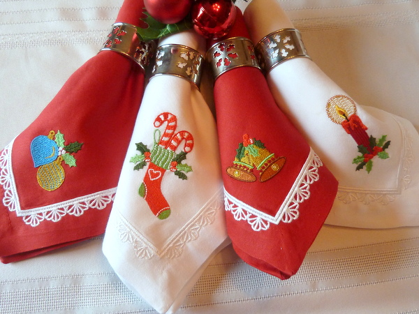 Machine Embroider Festive Christmas Napkins for Your Holiday Tablearticle featured image thumbnail.
