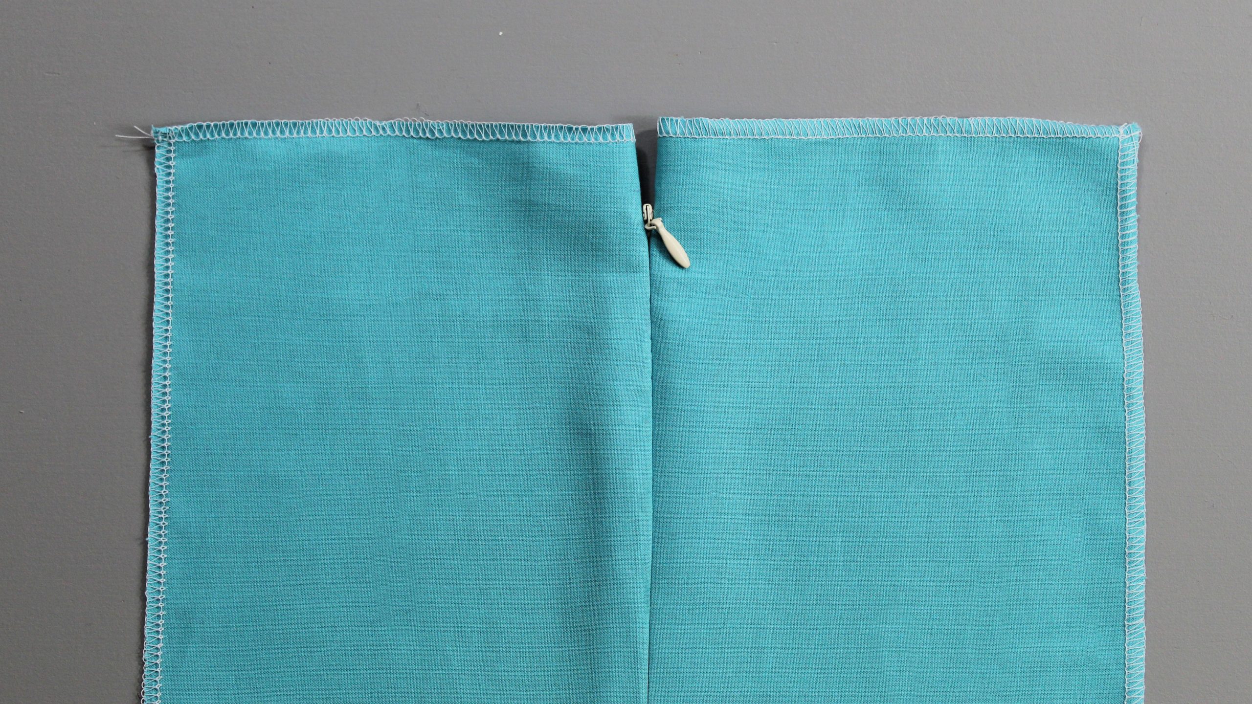 Dressmaking Tutorial: How To Insert An Invisible or Concealed Zip