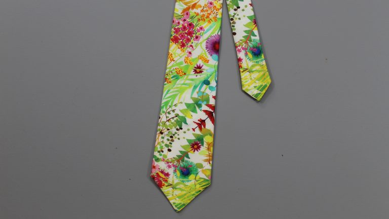 Flower men's tie