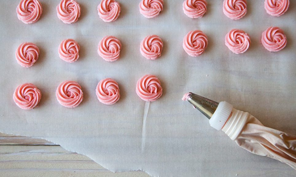 Flower Crown Cake How to Make Royal Icing Rosettes Craftsy