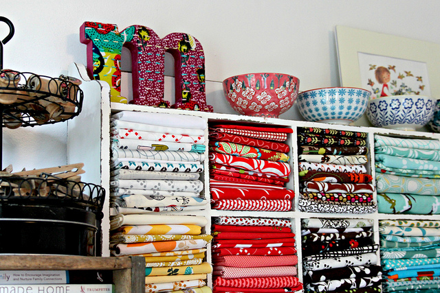 8 Genius Ways to Organize Your Fabric Stasharticle featured image thumbnail.