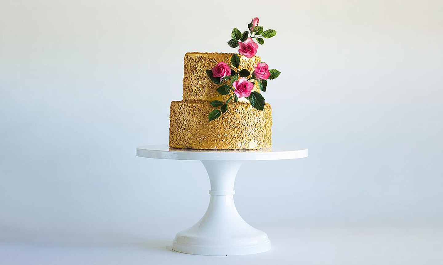 How to add Shimmer & Sparkle onto your cakes - 3 Different Techniques -  Cakes by Lynz