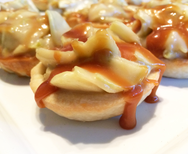 You’re Gonna Snack on These Mini Caramel Apple Pie Tarts All Seasonarticle featured image thumbnail.