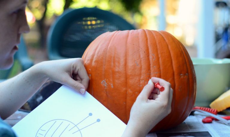 Pumpkin Carving Tutorial: A Very Bluprint Jack-o’-Lantern | Craftsy