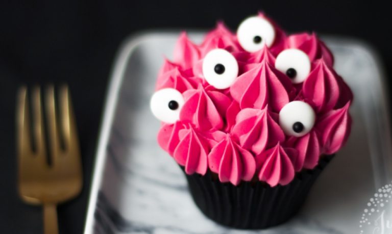 Pink eyeball cupcake