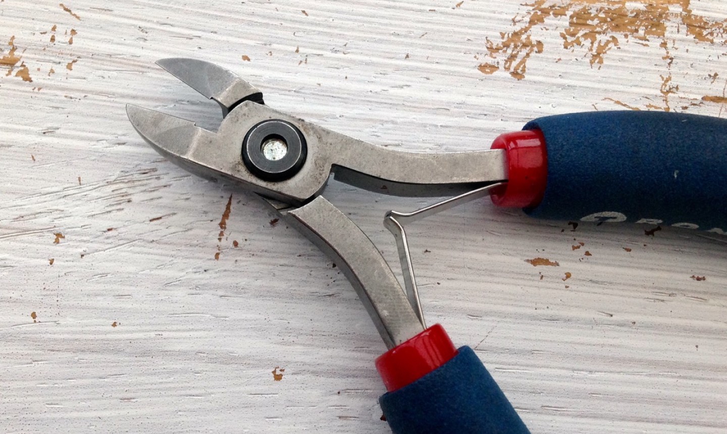 wire cutters