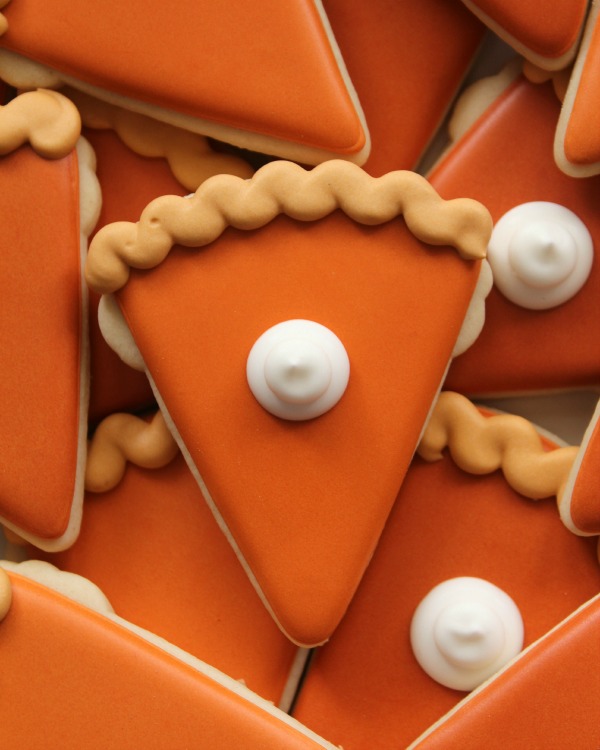 These Pumpkin Pie Sugar Cookies Will Make You Feel Extra Thankfularticle featured image thumbnail.