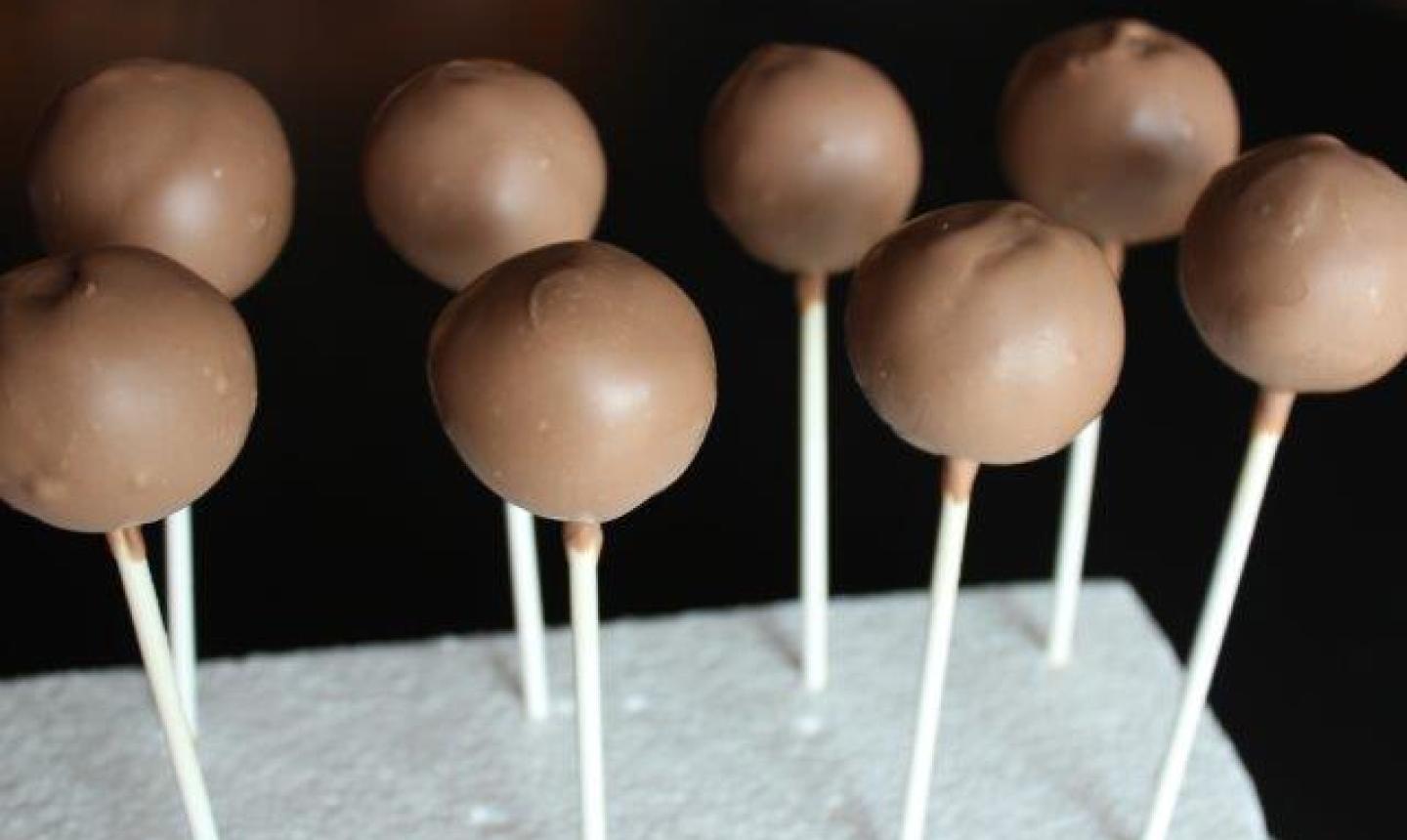 Thanksgiving Treats: How to Make Turkey Cake Pops