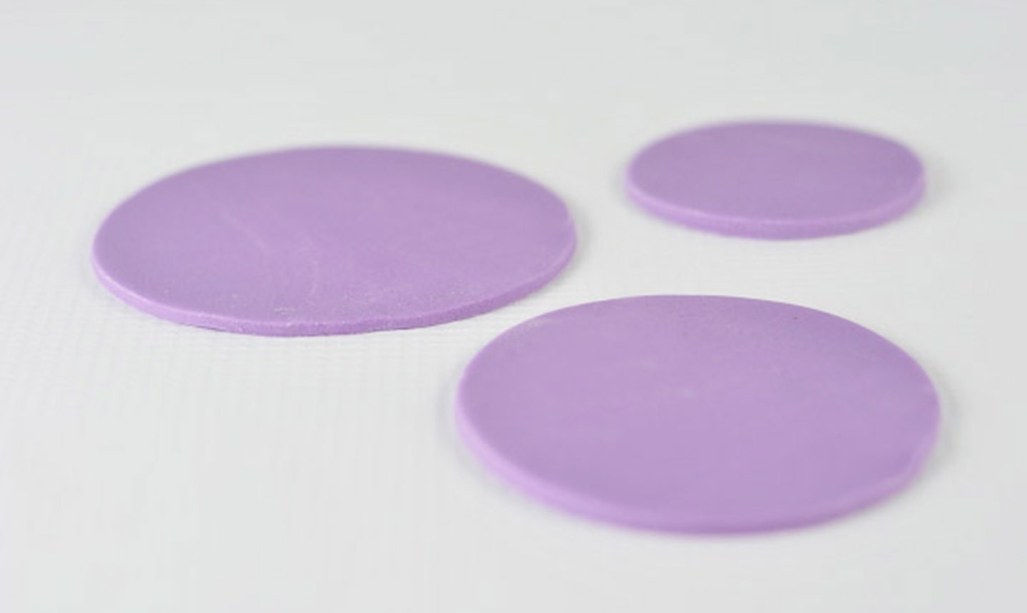 purple fondant circle