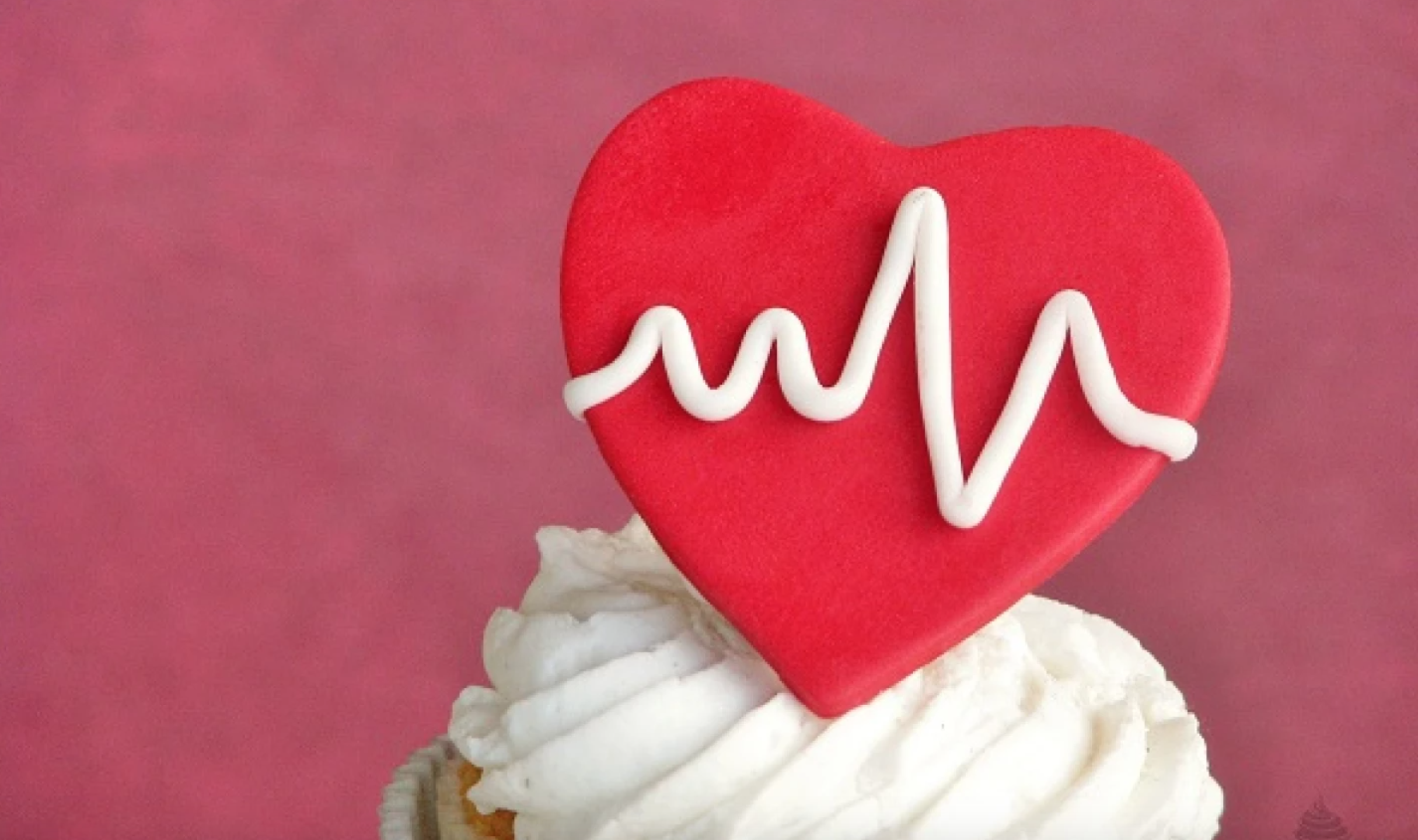 fondant heart beat cupcake