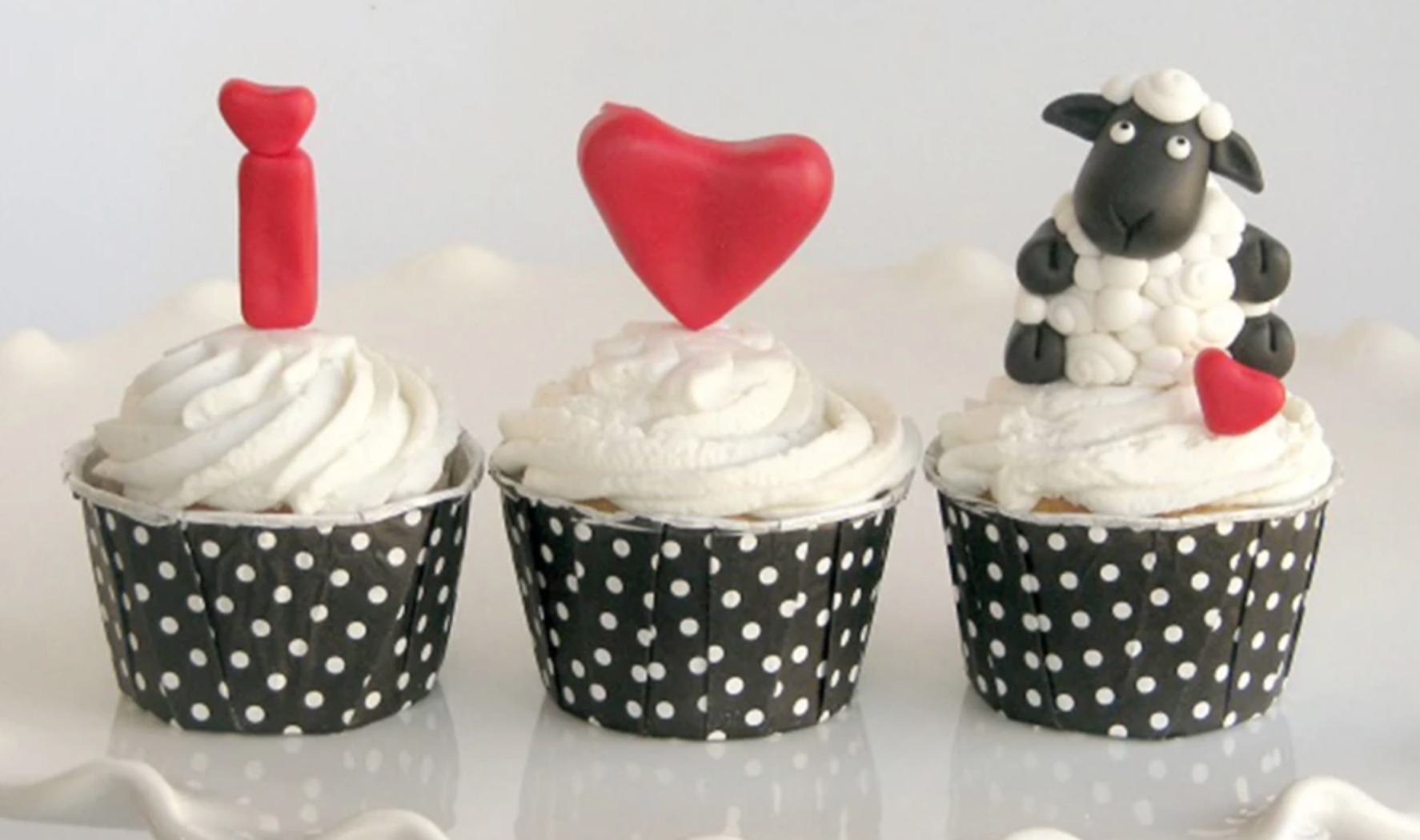 i heart ewe cupcakes