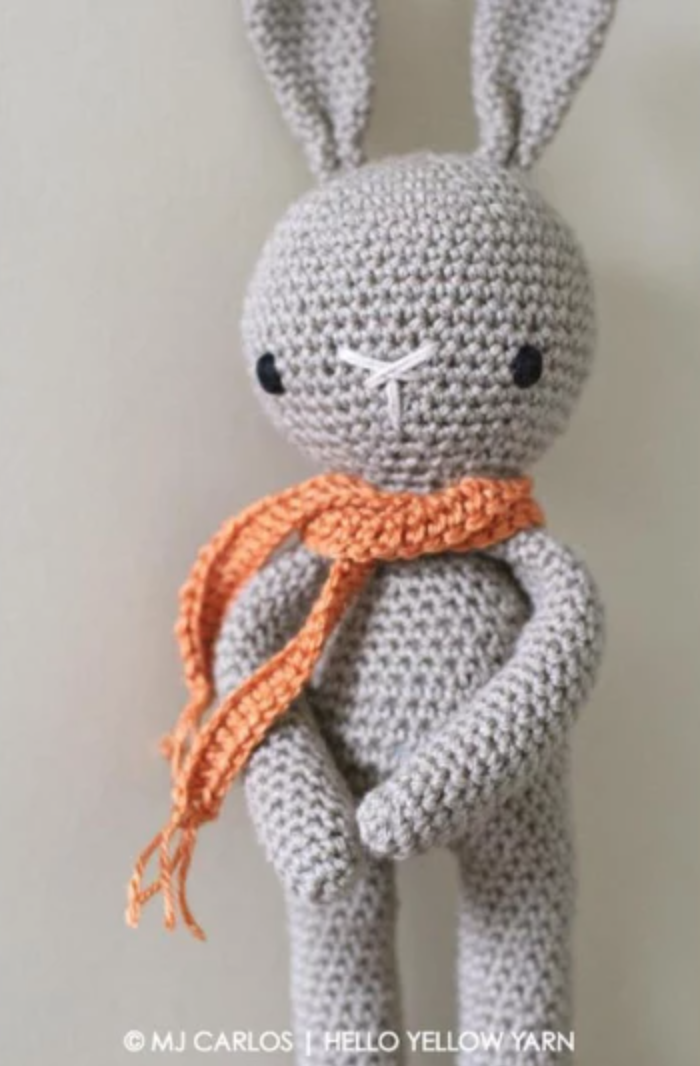 amigurumi bunny with scarf