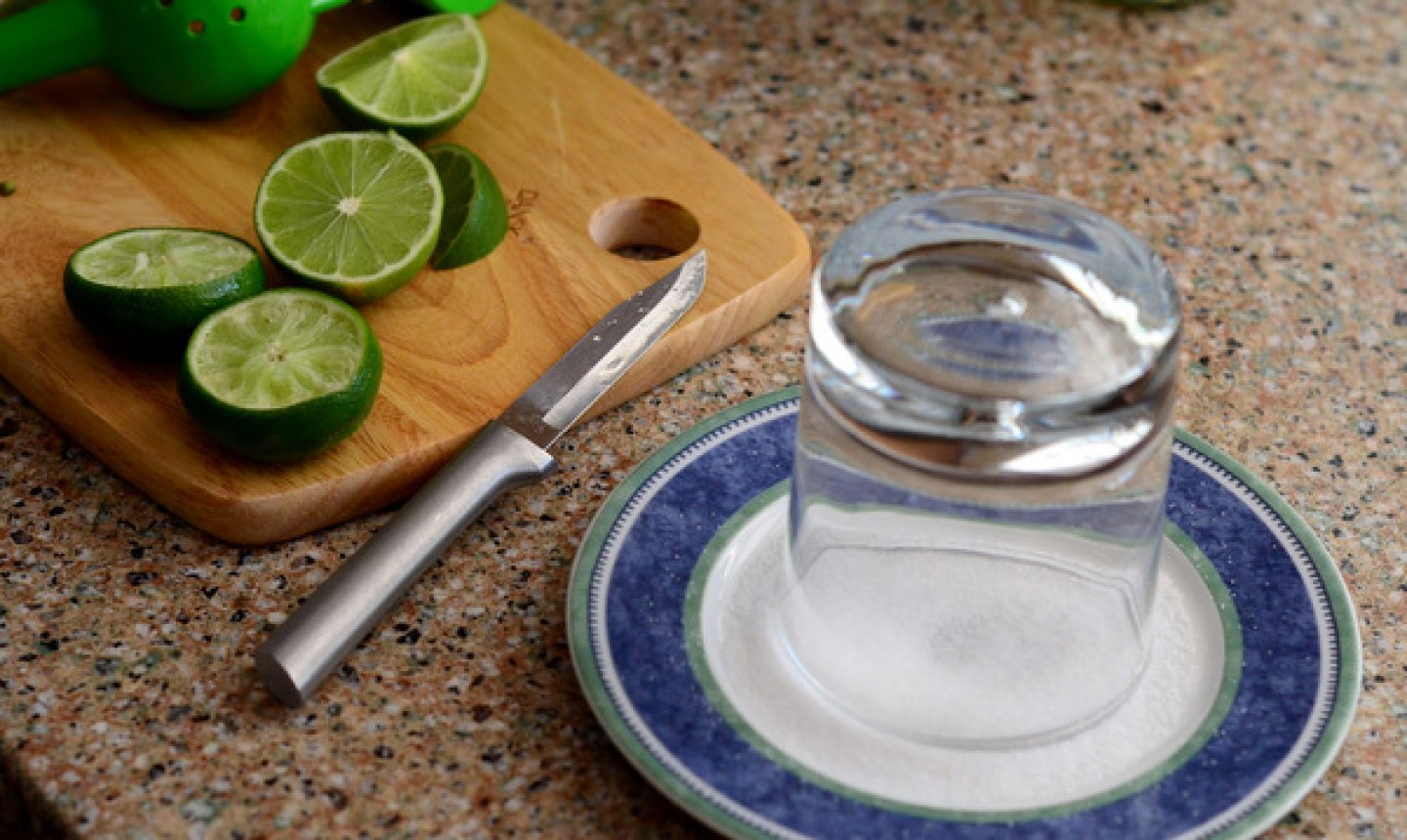 rimming glass in salt