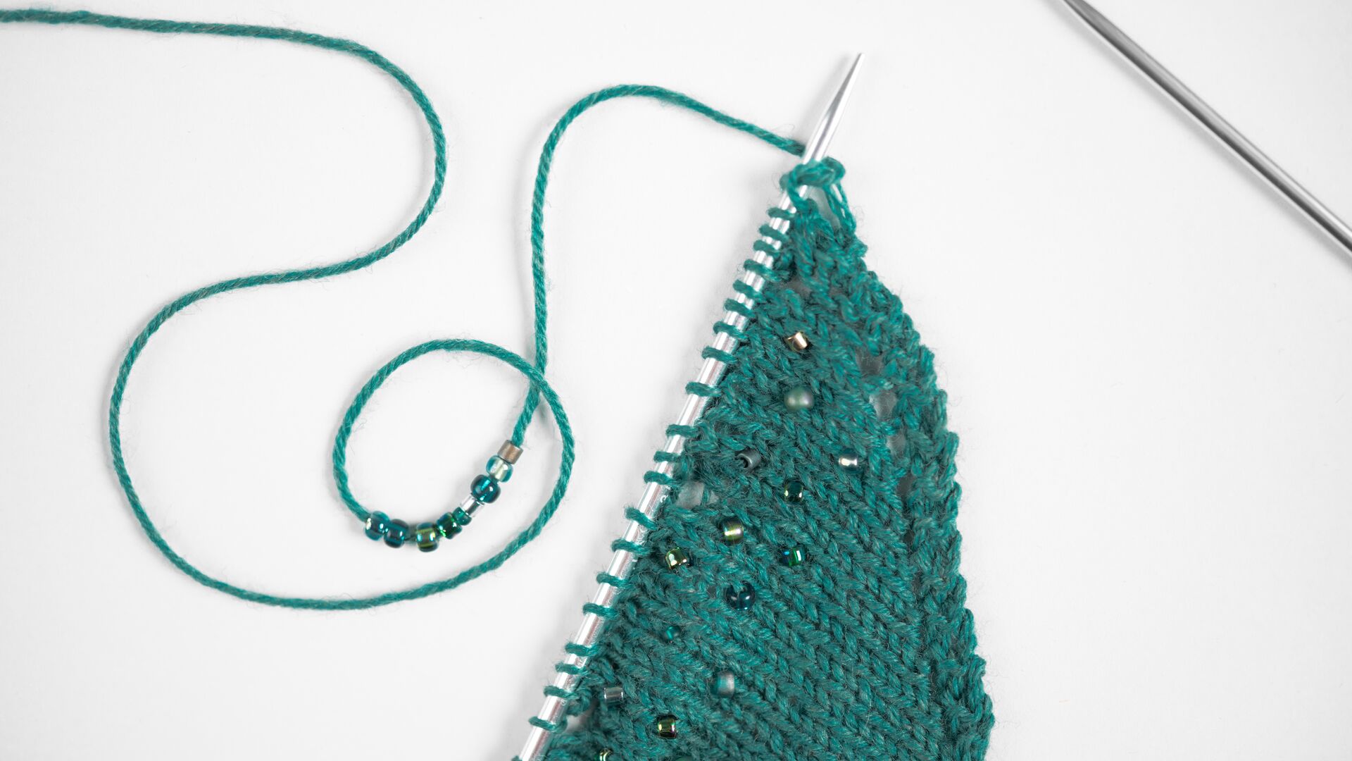 How to Crochet with Beads (without pre-stringing) - Crafting for Weeks