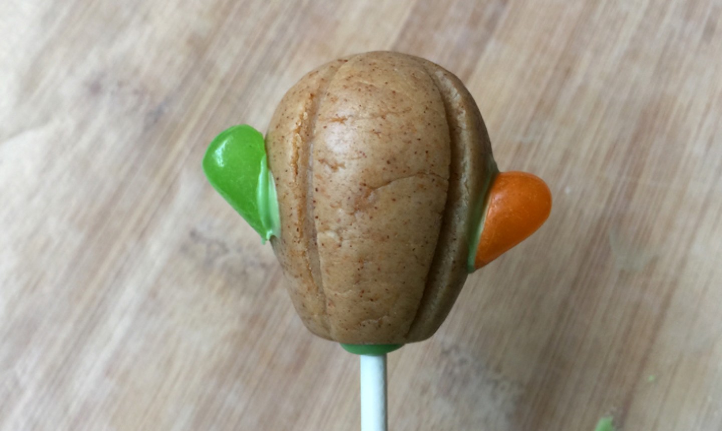 shaping cactus cake pop arms