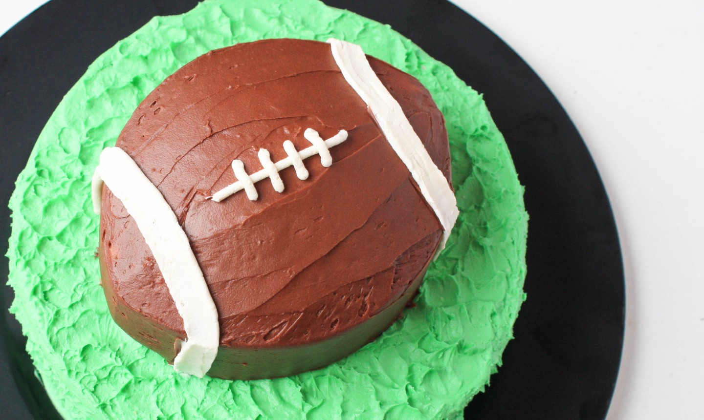 How To make a football cake tutorial - HOW TO CREATE The shape ! 