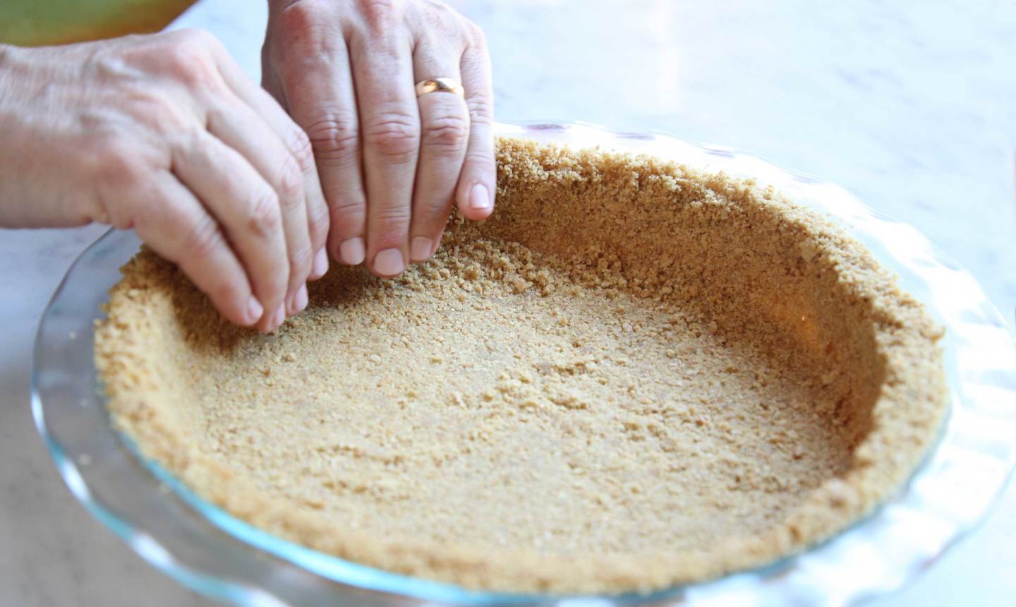 How To Make A Cookie Crumb Pie Crust Craftsy 