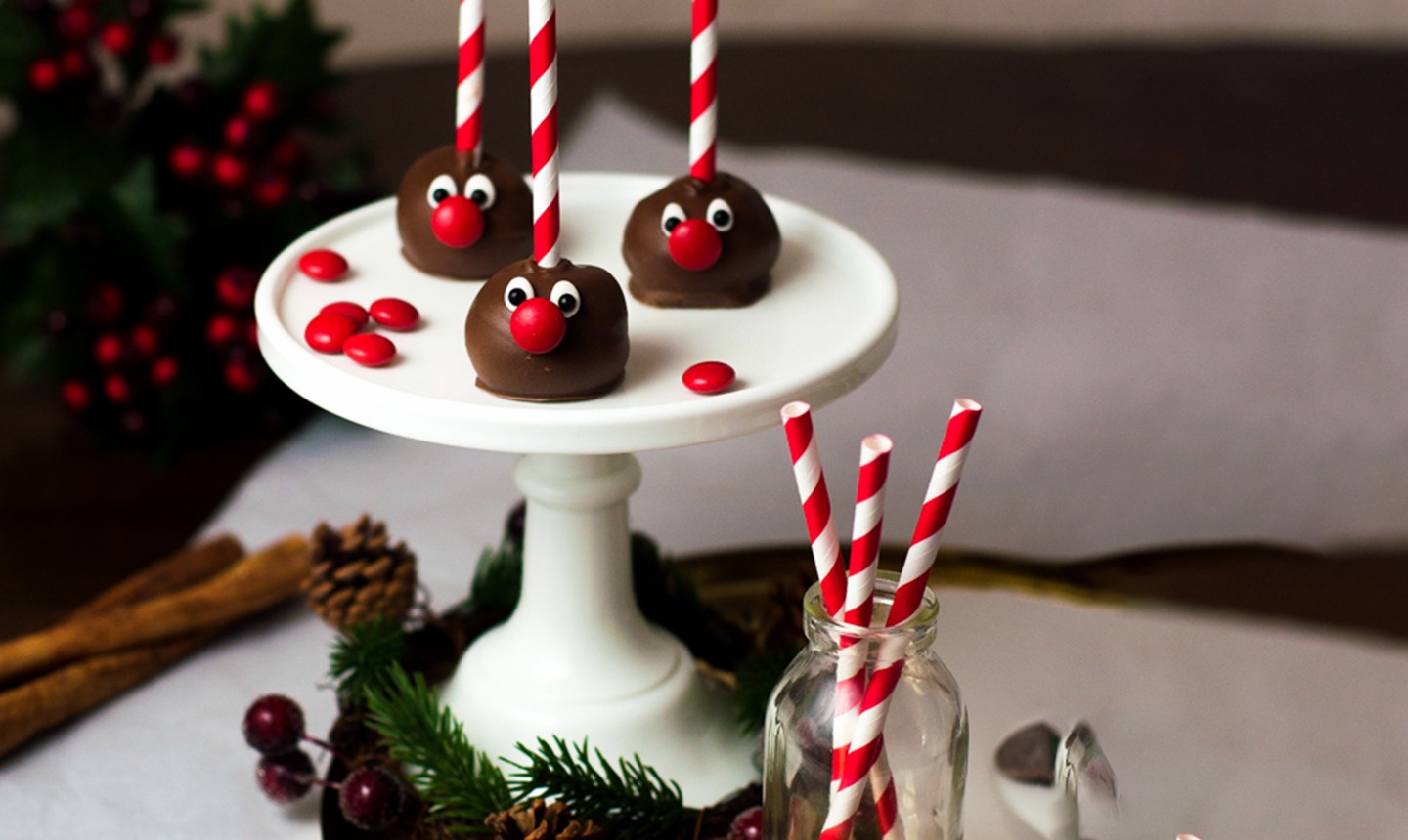 reindeer cake pop faces