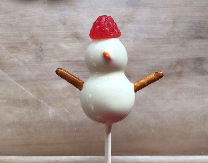 building cake pop snowman