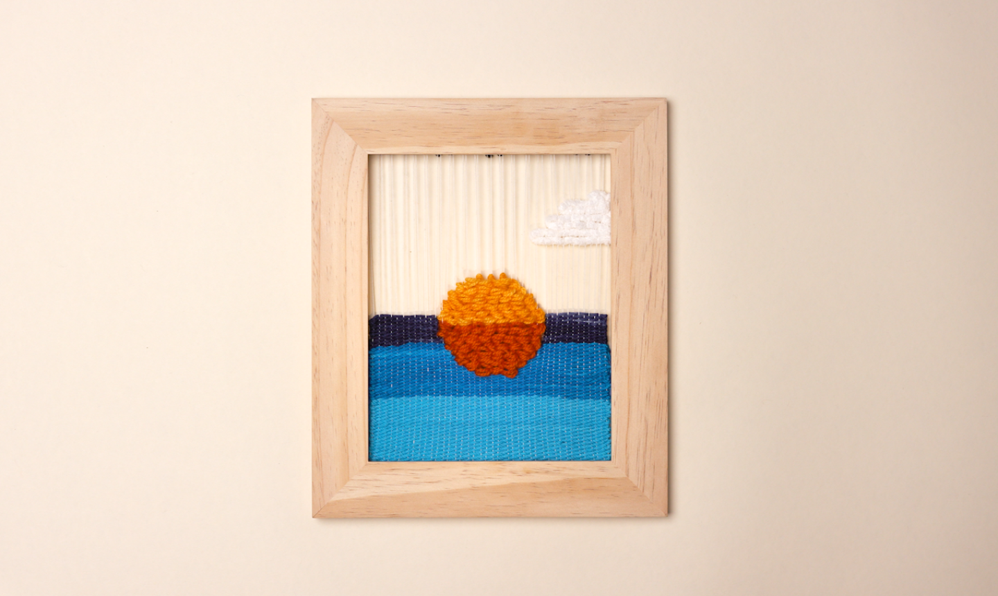 DIY Yarn Picture Frame - Spoonful of Imagination