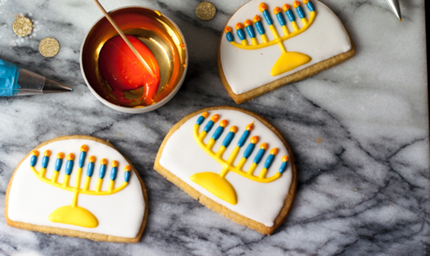 piped menorah cookies